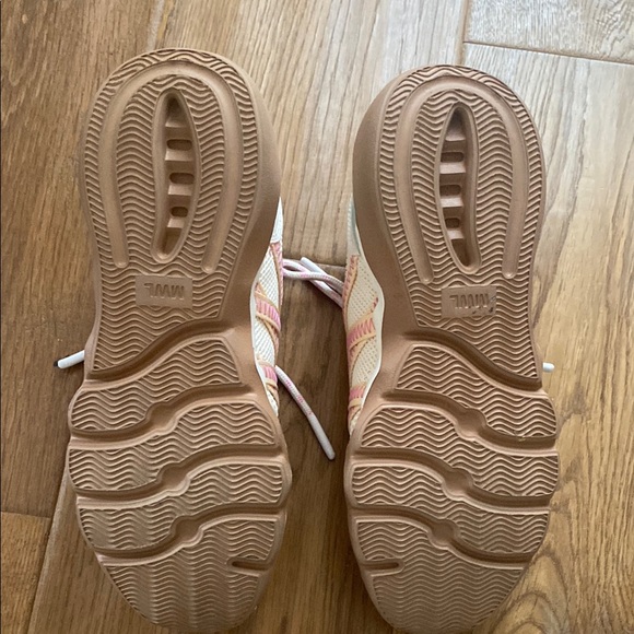 NEW Madewell MWL Field Knit Sneakers Celadon Pink 8.5 - Picture 7 of 8